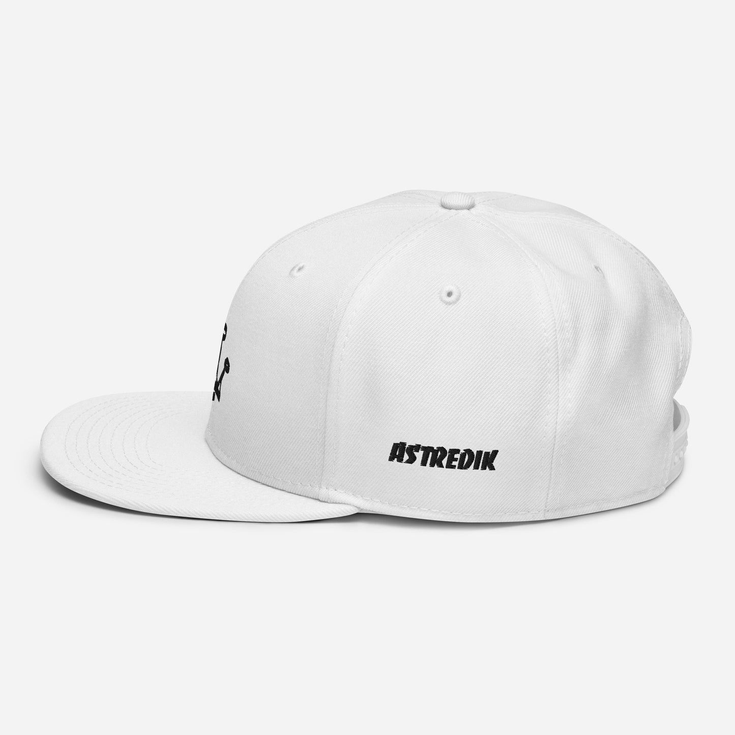 Snapback - Classic Collection Exprime-te com Originalidade e Estilo Na nossa marca, acreditamos que a moda deve refletir quem tu és. Estás farto de sentir que todas as marcas são iguais e só querem vender? Nós também. Por isso, criámos o Snapback com Dupl