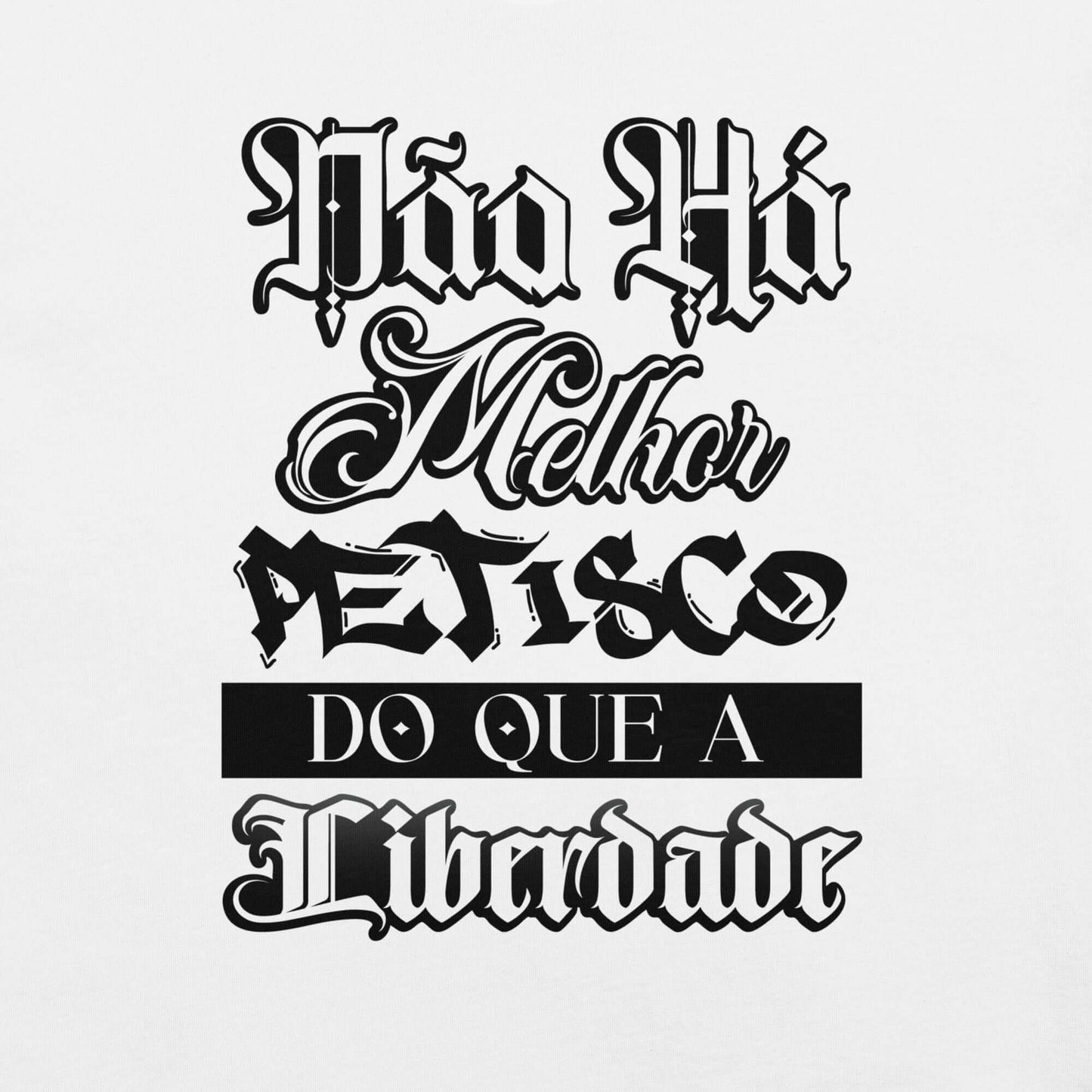 T-shirt "Não há melhor petisco do que a liberdade" "Não há melhor petisco do que a liberdade."Frase tirada de Allen Halloween, voz crua e sem filtros da cultura hip-hop tuga. Esta t-shirt é mais do que um pedaço de tecido — é resistência estampada no peit