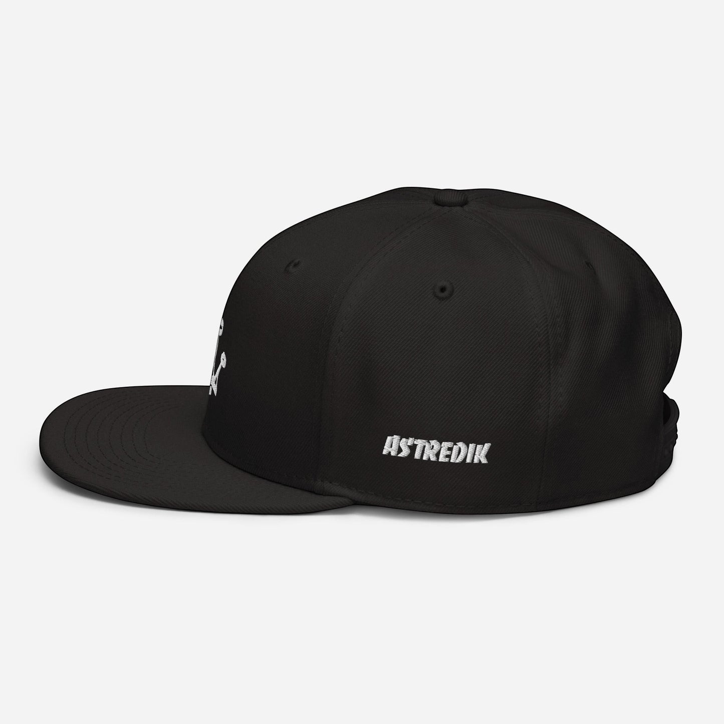 Snapback - Classic Collection Exprime-te com Originalidade e Estilo Na nossa marca, acreditamos que a moda deve refletir quem tu és. Estás farto de sentir que todas as marcas são iguais e só querem vender? Nós também. Por isso, criámos o Snapback com Dupl